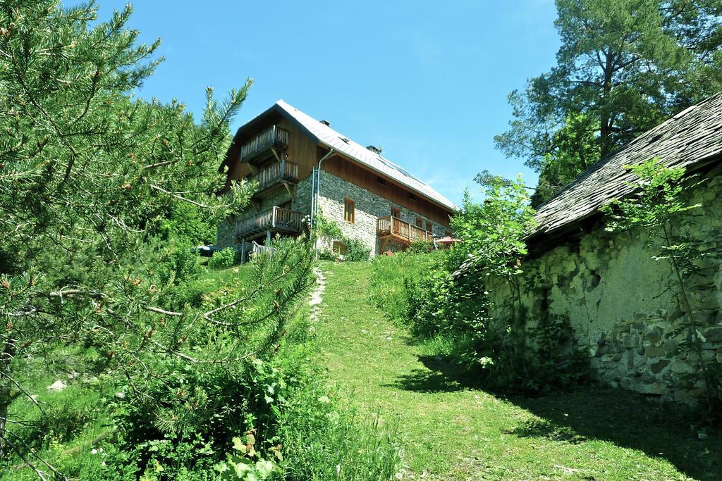 Le Moulin Ollivier Hotel Saint-Andre-d'Embrun Exterior photo